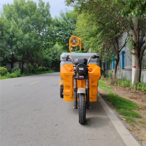 電動(dòng)三輪塑料水箱灑水車(chē)